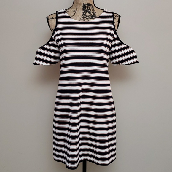 Ann Taylor Dresses & Skirts - 💐💐$5 sale💐💐 Ann Taylor cold shoulder dress SP